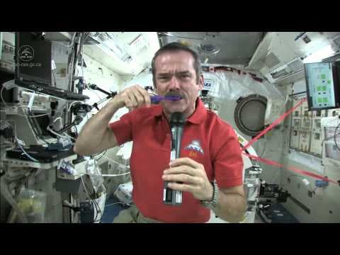 Brushing Your Teeth in Space - Science VideoBrushing Teeth in Space
