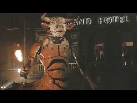 Giant Minotaur and spider robotic puppets in Toulouse