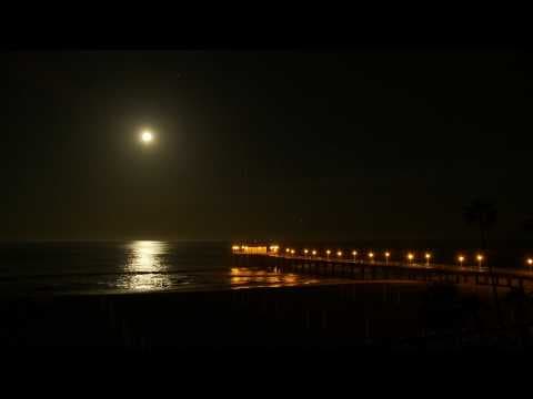 Full Moon Setting over Manhattan Beach Pier Time-lapse - YouTube