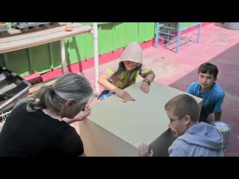 Fourth graders create a solar powered classroom