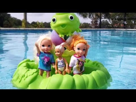 New friend ! Elsa & Anna-water slide-pool-swim-Barbie-splash-sand play