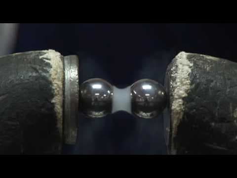 Liquid Nitrogen vs. Liquid Oxygen: Magnetism - YouTube