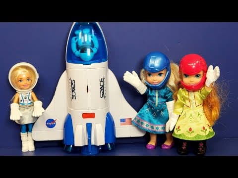 Space explorers ! Elsa & Anna toddlers & Chelsea fly to the moon-Barbie-spaceship