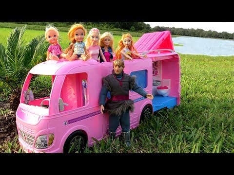 CAMPER ! Elsa & Anna toddlers go Camping with Barbie-Built-In pool play-Picnic