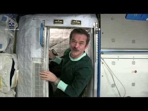 What is it like to live in space? Astronaut Chris Hadfield reports from ISS