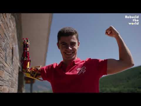 Designing and building prosthetic arms with LEGO