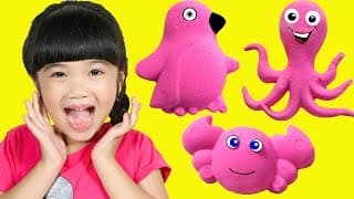 Hana Learns Animals Names with Pink Kinetic Sand