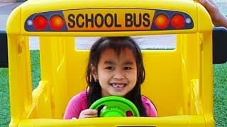 Jannie Pretend Play Going to School with Giant Bus Toy