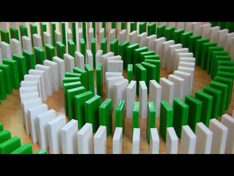 Screenlinked Dominoes