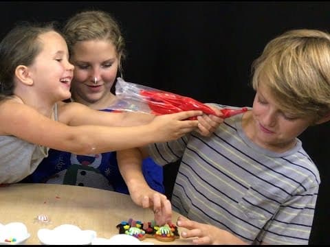 Learn English Colors and Numbers Gingerbread Train Choo Choo