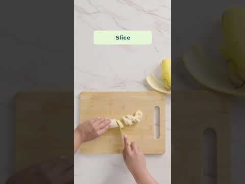 Homemade baby food: Strawberry and banana puree