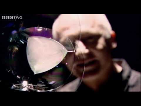 Making efficient shapes with bubbles – The Bubbleologist