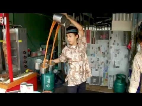 The Tea Twister – The science behind Teh Tarik (pulled tea)