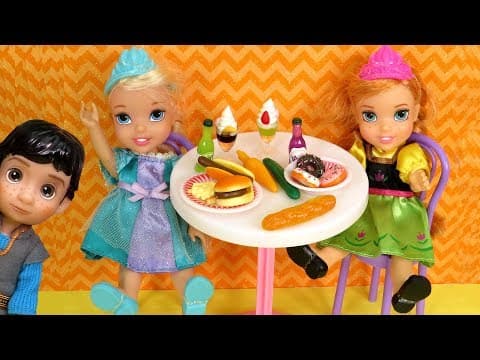 CAFETERIA ! Elsa and Anna toddlers-lunch-Barbie